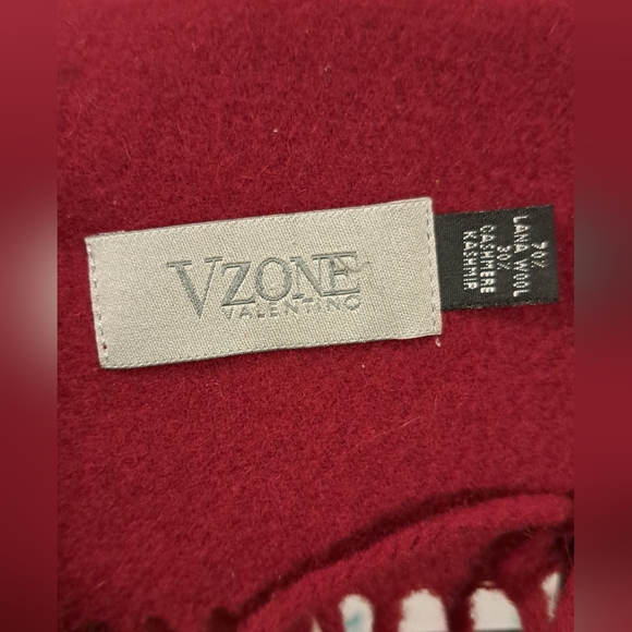 NWOT Valentino V Zone Red Wool & Cashmere Casual Prep Scarf Wrap w/ Fringe - Picture 8 of 8